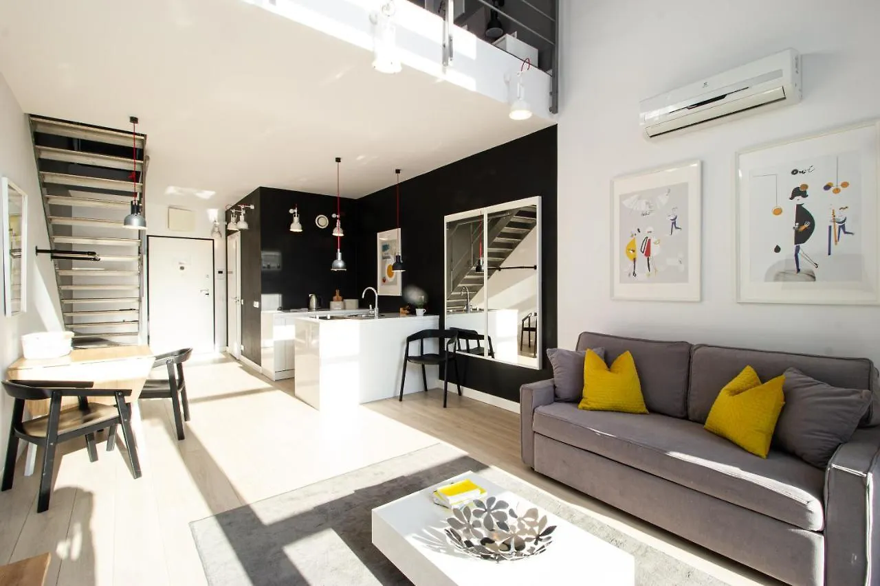 Qbik Loft Modern Apartment Warsaw